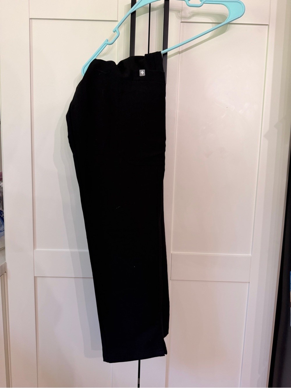 Figs Classic Black Straight-Leg Pants joggers